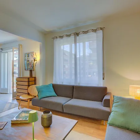 Modern Near - Happy Apartment *